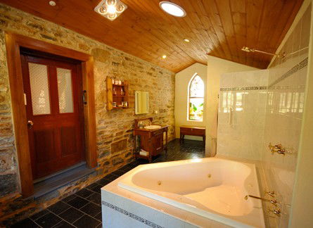 The Old Oak Bed And Breakfast - The Barn - Hervey Bay Accommodation 2