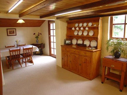 The Old Oak Bed And Breakfast - The Barn - Hervey Bay Accommodation 3