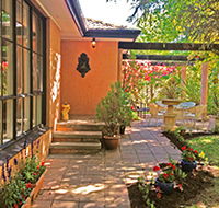 Adelaide Hills Retreats - Villa Lemoni - Hervey Bay Accommodation