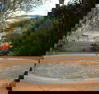 Adelaide Hills Country Cottages - The Nest - Hervey Bay Accommodation