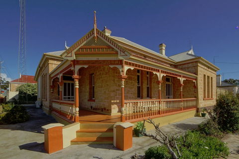 Myras Moonta Retreat - Hervey Bay Accommodation 0