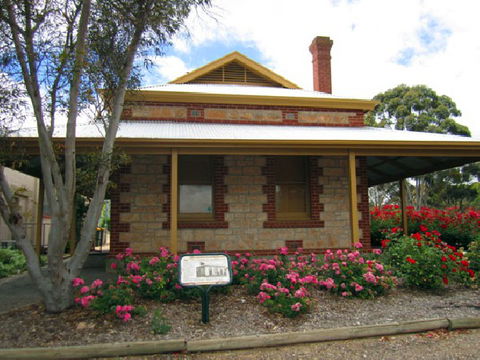 Clydesdale Cottage B&B - Hervey Bay Accommodation 0