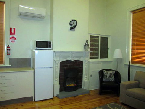 Clydesdale Cottage B&B - Hervey Bay Accommodation 2