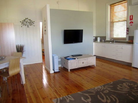Clydesdale Cottage B&B - Hervey Bay Accommodation 5