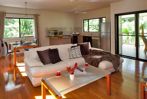 Misty Mountains Tropical Rainforest Romantic Retreat - Hervey Bay Accommodation 0