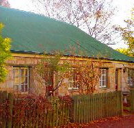 Colonial Cottages of Ross - Captain Samuels Cottage - Hervey Bay Accommodation