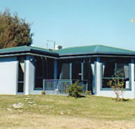 Homelea Accommodation Spa Cottage and Apartments - Hervey Bay Accommodation