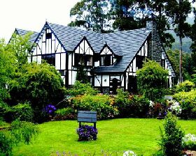 Fox And Hounds Inn - Hervey Bay Accommodation 0