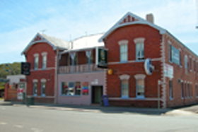 Mackey's Royal Hotel - Hervey Bay Accommodation 0