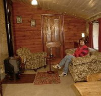 Colonial Cottages of Ross - Historic Hudson Cottage - Hervey Bay Accommodation
