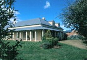 Strathmore Colonial Accommodation - Tourism Hervey Bay 0