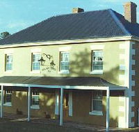 Wilmot Arms Inn - Hervey Bay Accommodation