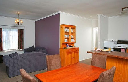 Fox And Hounds Inn - Hervey Bay Accommodation 1