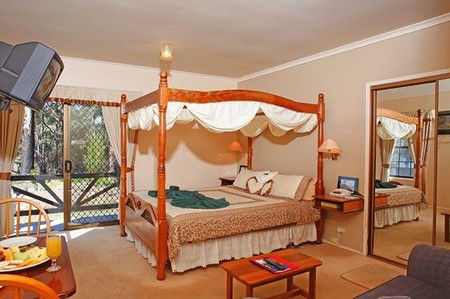 Fox And Hounds Inn - Hervey Bay Accommodation 3
