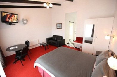 Fox And Hounds Inn - Hervey Bay Accommodation 4