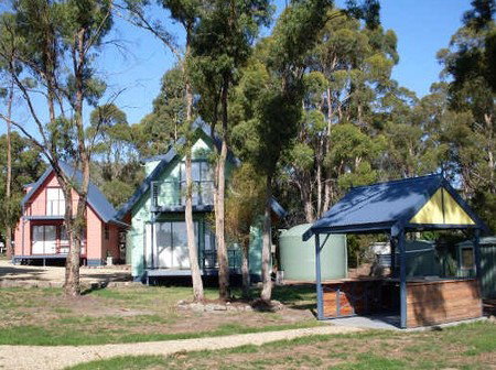 Four Seasons Holiday Cottages - Hervey Bay Accommodation 4