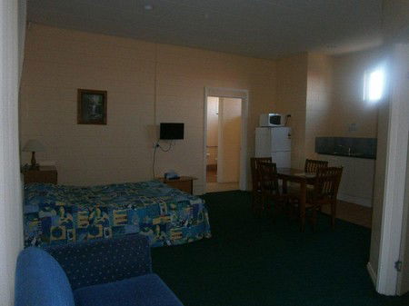 Penguin Holiday Apartments - Hervey Bay Accommodation 1