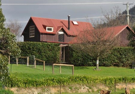 Clear Creek Cottage - Hervey Bay Accommodation 2