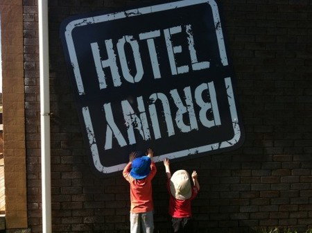 Bruny Hotel - Hervey Bay Accommodation 3