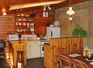 McCauley's Cottage - Tourism Hervey Bay 4