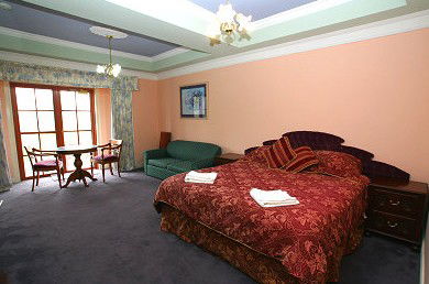 Hatchers Richmond Manor - Hervey Bay Accommodation 1