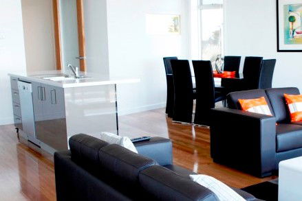 Penguin Waterfront Escape - Hervey Bay Accommodation 2