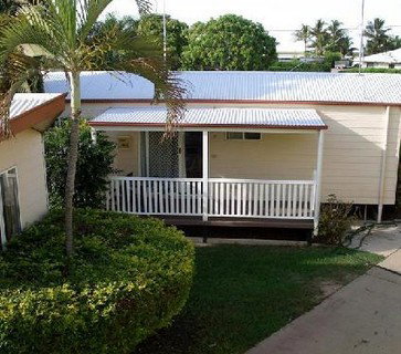Ashs Holiday Units And Cafe - Tourism Hervey Bay 1
