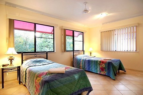 Mediterranean Beachfront Apartments - Hervey Bay Accommodation 4