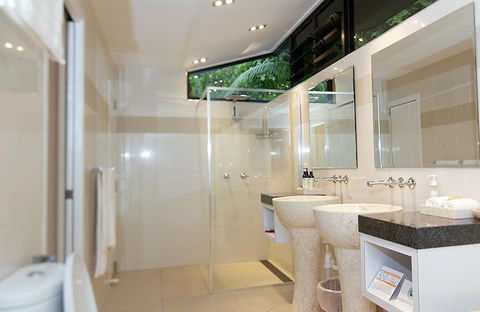 East Bedarra Island Retreat - Hervey Bay Accommodation 2