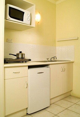 Tropical Queenslander - Hervey Bay Accommodation 4