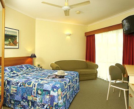 Tropical Queenslander - Hervey Bay Accommodation 5