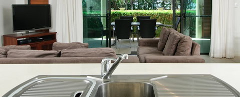 Cairns Beachfront Apartment - Hervey Bay Accommodation 4
