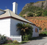 Captains Cottage - Hervey Bay Accommodation