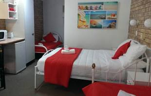 Beerwah Motor Lodge - Hervey Bay Accommodation 3