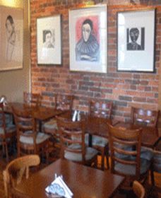 Berry Hotel - Hervey Bay Accommodation 0