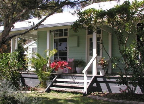 Huskisson Bed & Breakfast - Hervey Bay Accommodation 0