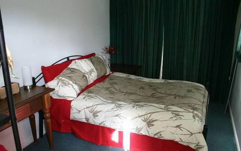 Christmas Tree Cottage - Hervey Bay Accommodation 2