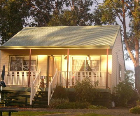 Avoca Cottages - Tourism Hervey Bay 0