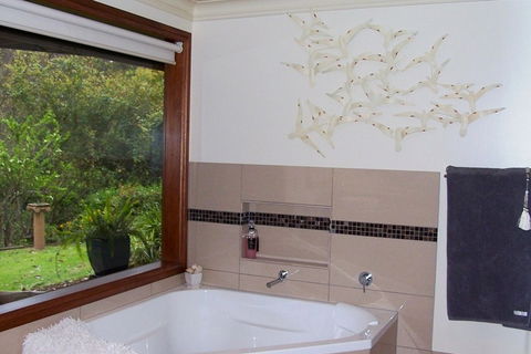 Bellbird Cottage Bed And Breakfast - Hervey Bay Accommodation 3