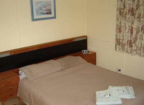 Berringer Lake Holiday Cottages - Hervey Bay Accommodation 2