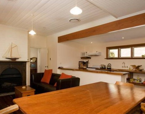 The Cottage - Berry - Hervey Bay Accommodation 3