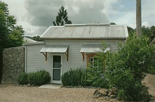 Mavis's Kitchen and Cabins - Hervey Bay Accommodation