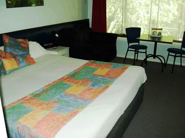 Poinciana Motel - Hervey Bay Accommodation