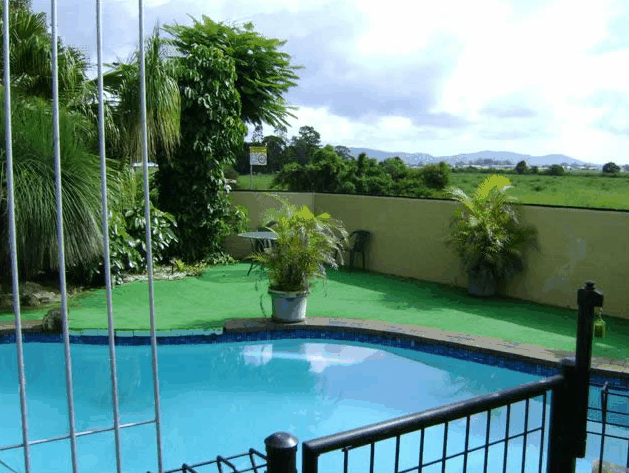 Poinciana Motel - Hervey Bay Accommodation 1