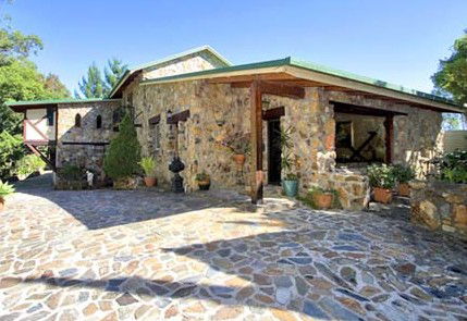 Castle On The Hill Bed And Breakfast - Hervey Bay Accommodation 3