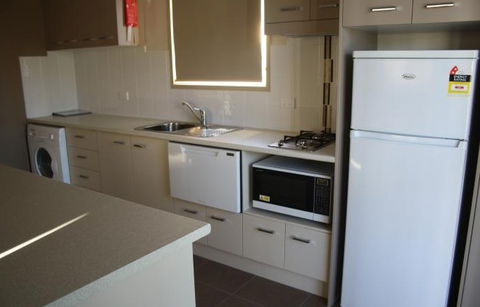 Bowlo Holiday Cabins - Hervey Bay Accommodation 0