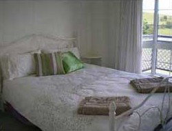 Halls Country Cottages - Hervey Bay Accommodation 3