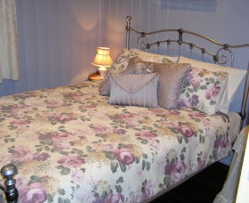 Ivy Cottage - Hervey Bay Accommodation 0