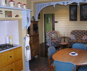 Ivy Cottage - Hervey Bay Accommodation 2