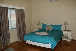 Apartment 1 On Oxide - Tourism Hervey Bay 2